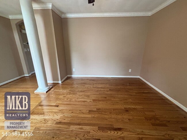 Building Photo - 6423 Westshire Ct