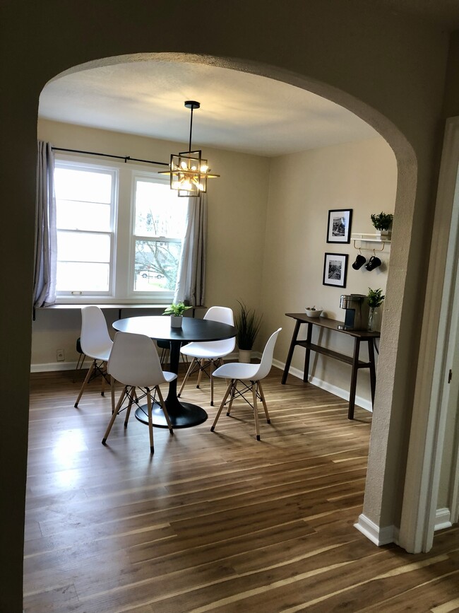 Dining room - 210 E 3rd Ave