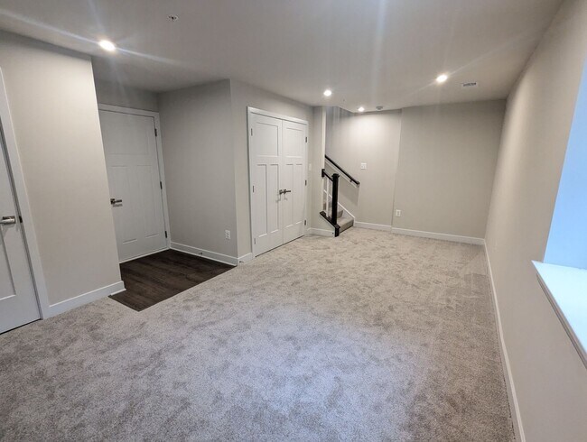 Building Photo - New Build (never lived in) townhouse avail...