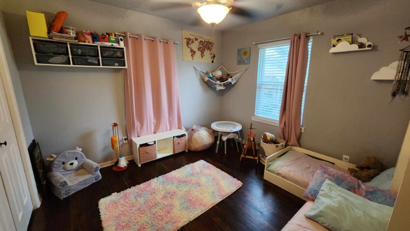 Building Photo - 906 Penrod Dr