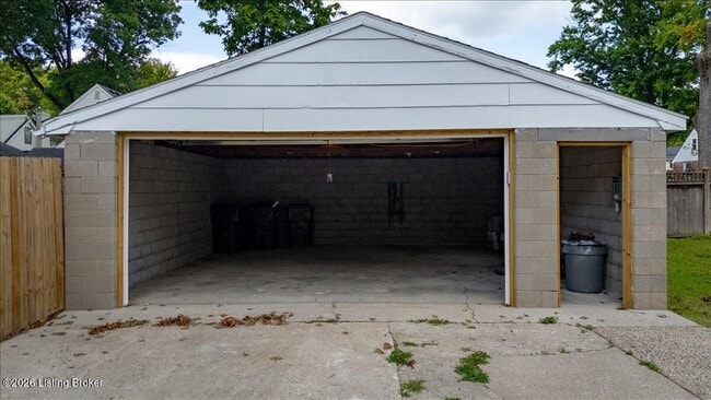 Building Photo - 3921 Staebler Ave