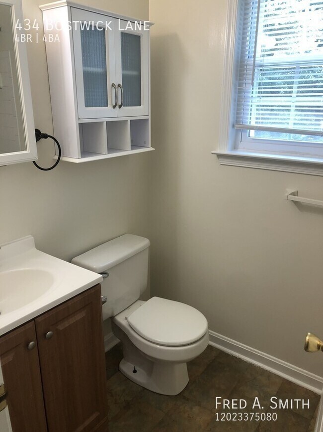 Building Photo - 434 Bostwick Ln