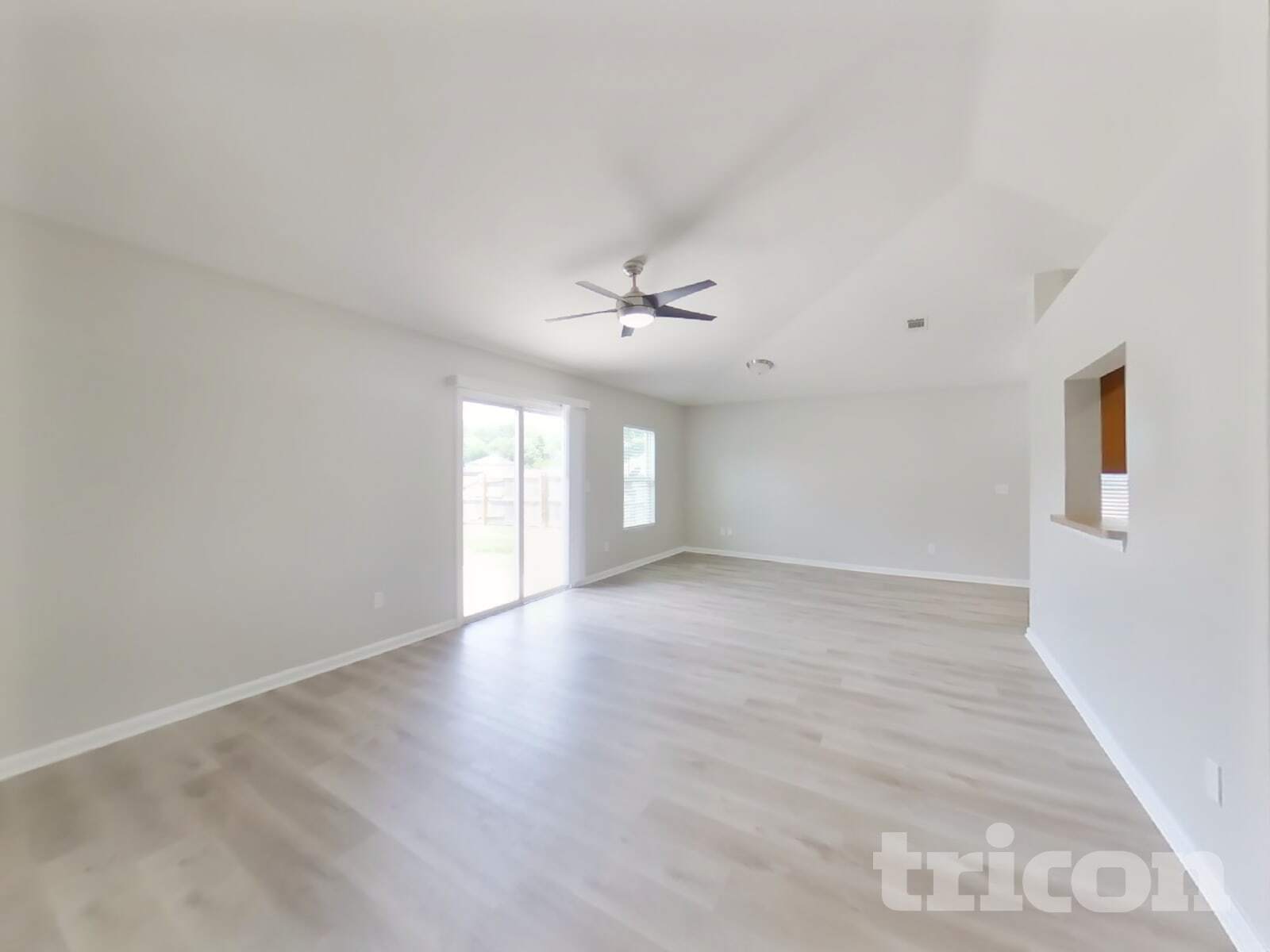 Building Photo - 12360 Anarania Dr