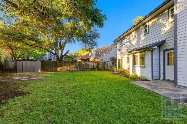 Building Photo - 7508 Elderberry Dr