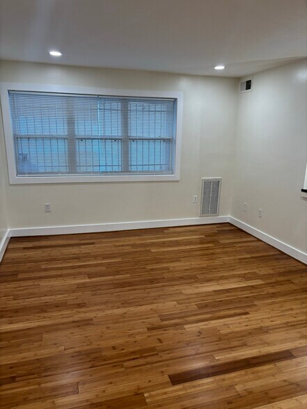 Building Photo - 2351 16th St SE