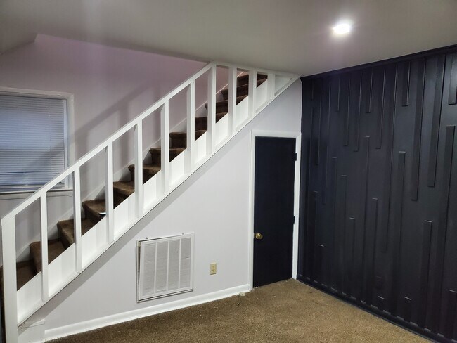 Stairway - 909 Ellis St