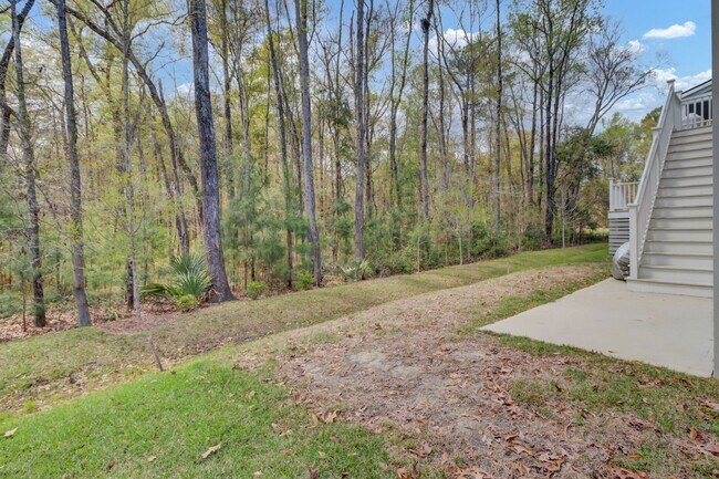 Building Photo - Impressive 4 bedroom home + office with el...