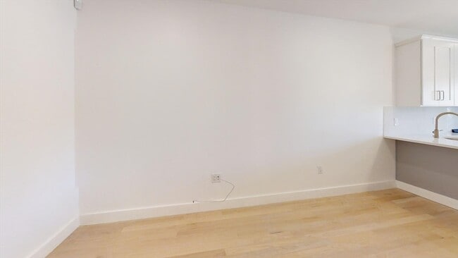 Building Photo - 52 Withington St