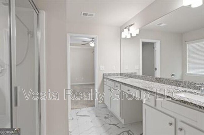 Building Photo - 121 Lexington Pl Dr