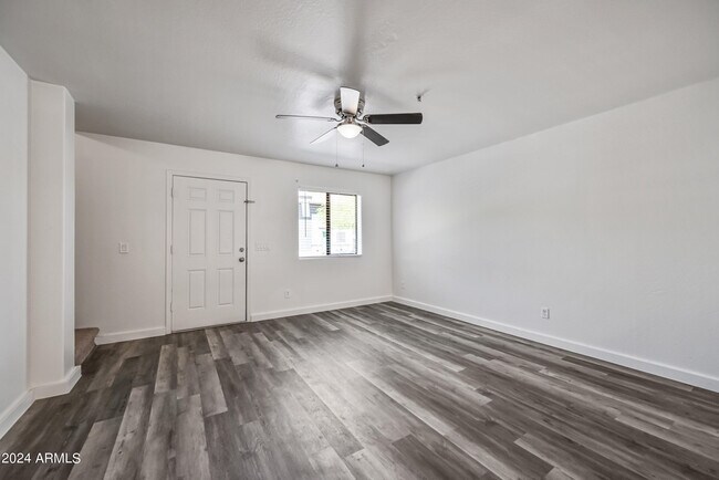 Building Photo - 5010 N 22nd Ave