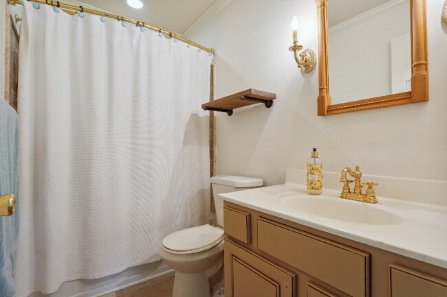 Building Photo - 4545 Chelton Ct SE