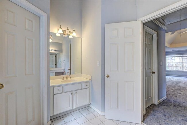 Building Photo - 980 Laurel Springs Ln SW