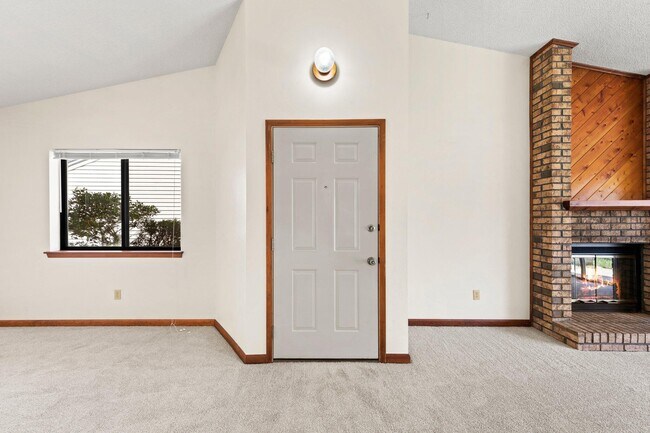 Building Photo - 1022 Alderwood Way
