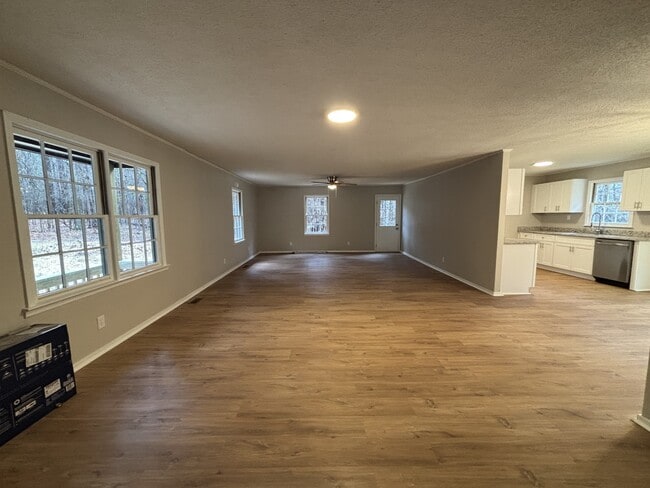 Building Photo - 6727 Seven Islands Rd