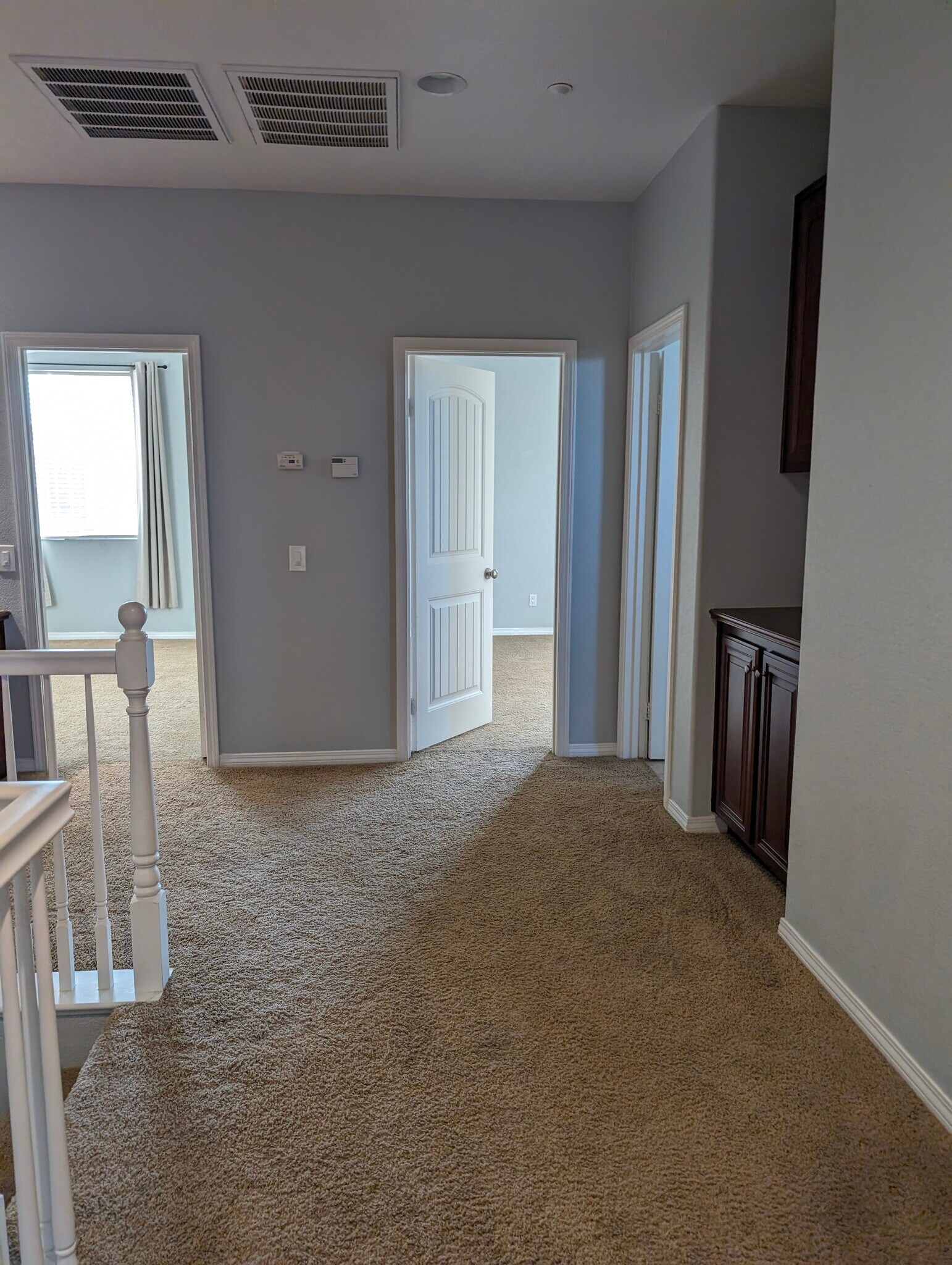 Building Photo - 9380 Dauchy Ave