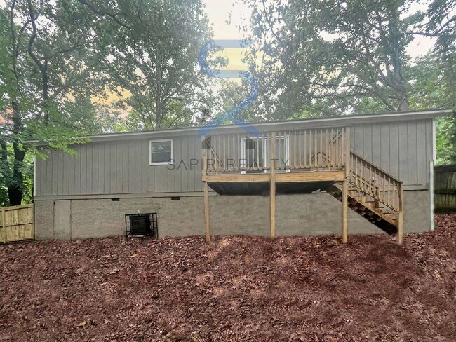 Building Photo - Move in before October 15th and get $100 O...