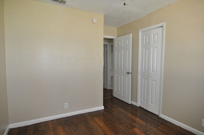 Building Photo - Lovely home located in Mesquite at 635 & H...