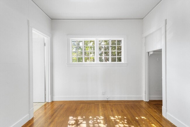 Building Photo - 2138 Clinton Ave #A - 1 bedroom | 1 bath