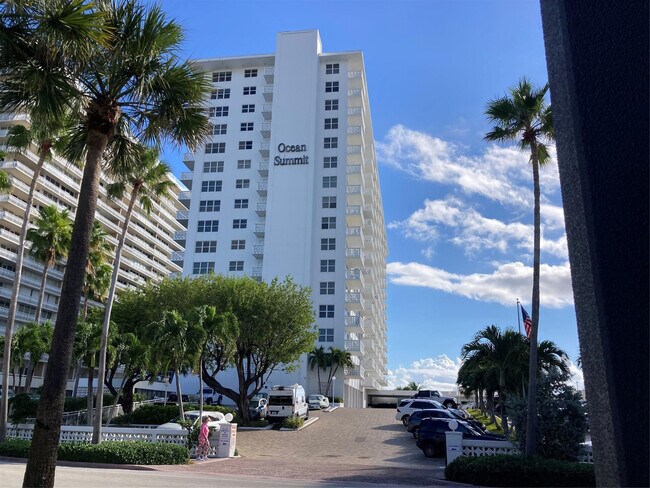 Building Photo - 4010 Galt Ocean Dr