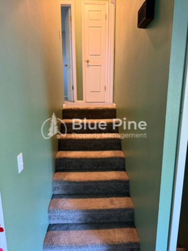 Building Photo - 648 Buckboard Ln