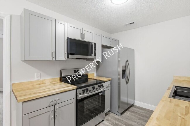 Building Photo - 6008 Champion Rd