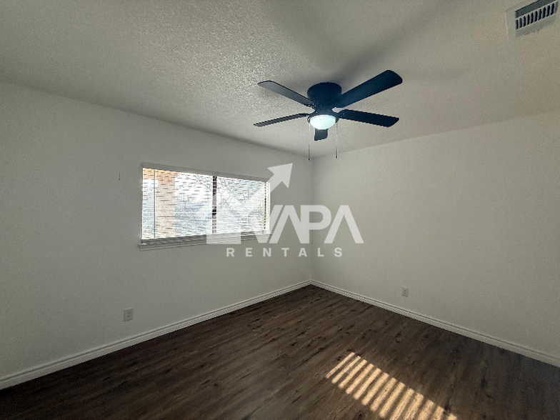 Building Photo - 194 High Oak