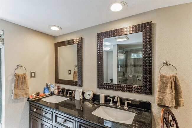 Building Photo - 6007 Gardenridge Hollow