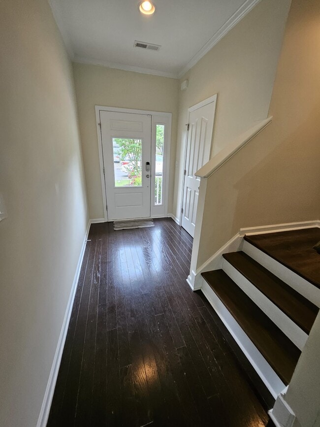 Building Photo - 110 Fargale Ln