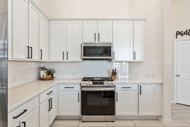 Building Photo - 231 Clear Frk Lp