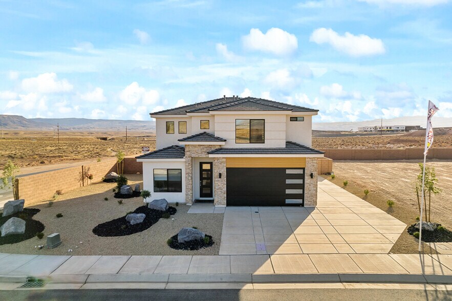 Building Photo - 6068 S White Trails Dr