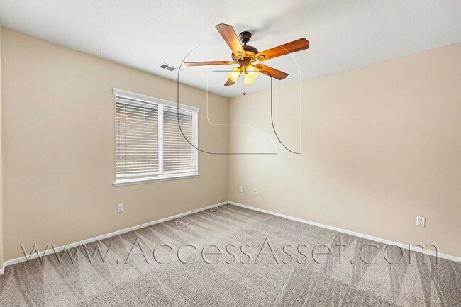 Building Photo - Inviting 4-Bed, 3-Bath Home In Sunny Winchester!