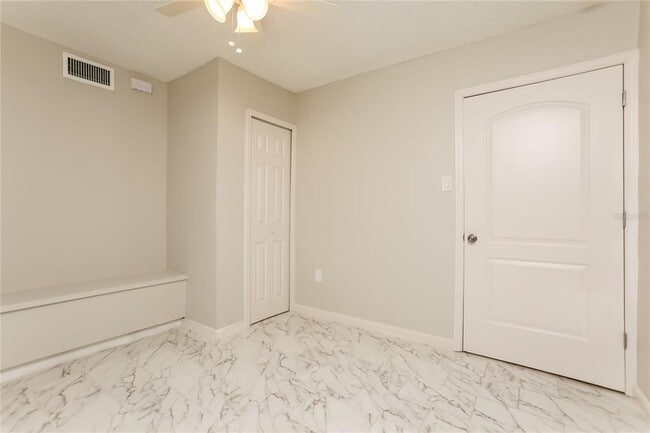 Building Photo - 392 Crystal Ave