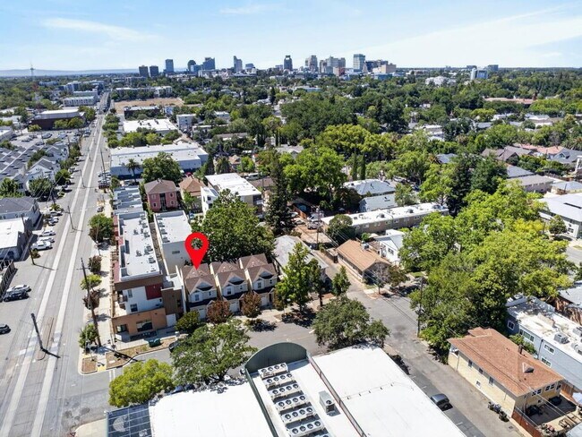 Building Photo - Charming 3-Bed Home in Sacramento with 2.5 Baths