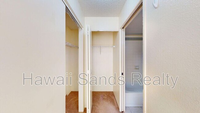 Building Photo - 94-824 Lumiauau St #U104