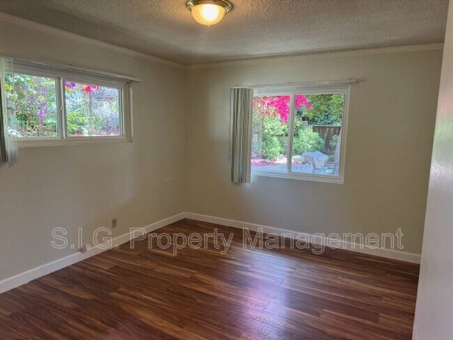 Building Photo - 2279 Saranne St