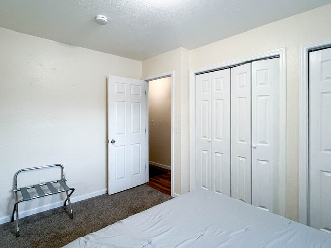 Building Photo - 3811 Resurrection Dr