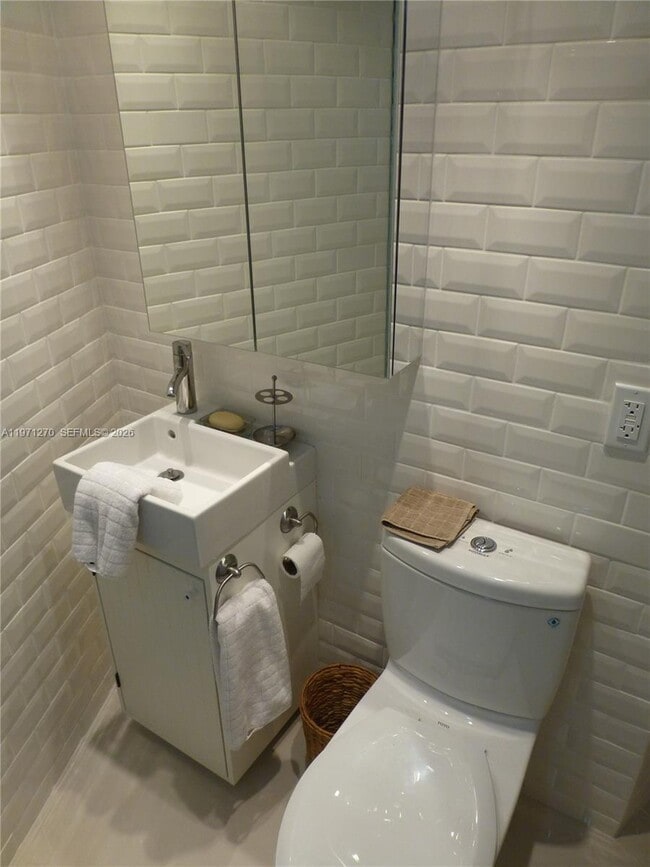 Building Photo - 1881 Washington Ave