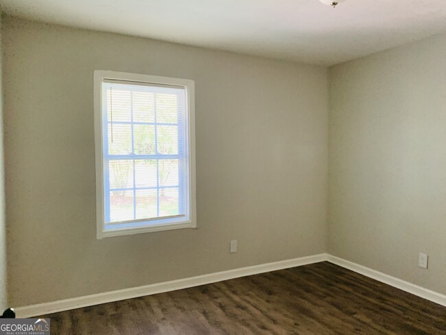 Building Photo - 139 Jack Russell Rd