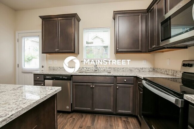 Building Photo - 2 Bedroom Pet-Friendly Home in La Vergne, TN with Main Street Renewal