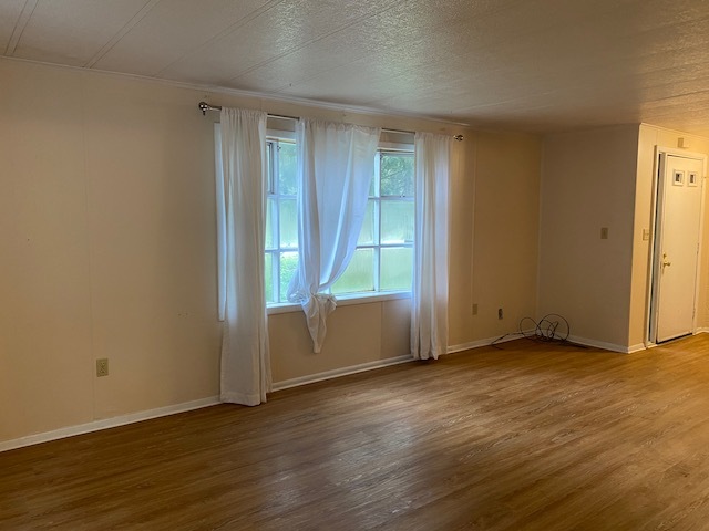 Bright Living room - 34 Meadowlark Dr