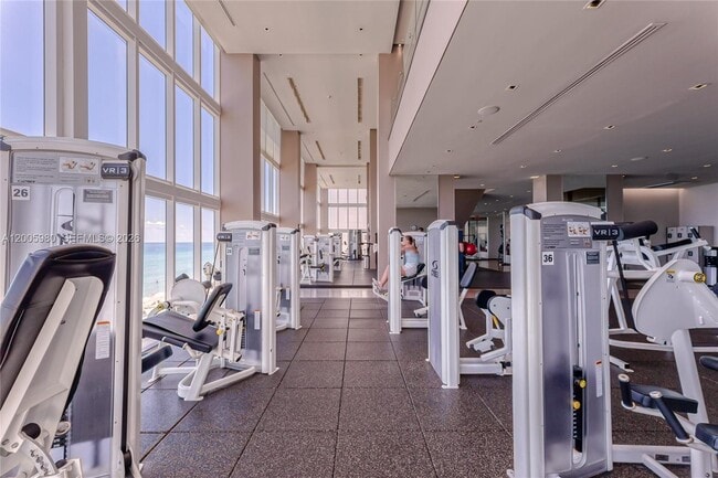 Building Photo - 1830 S Ocean Dr