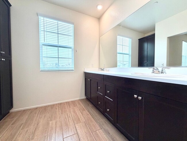 Building Photo - 2 bedroom 2.5 Bathroom Home with a LOFT located in the heart of Menifee!