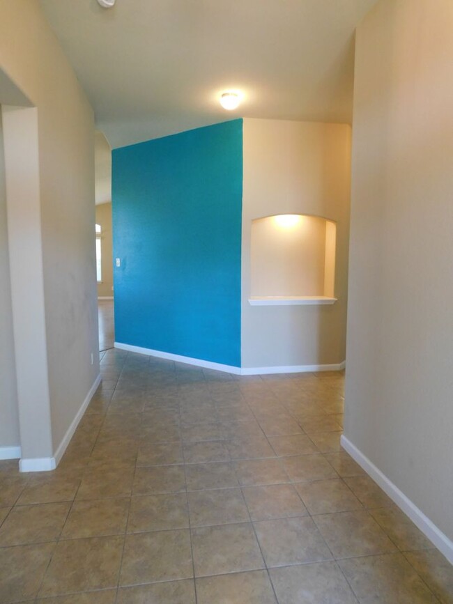 Building Photo - Available Now!!!! Beautiful 4 bedroom, 2 b...