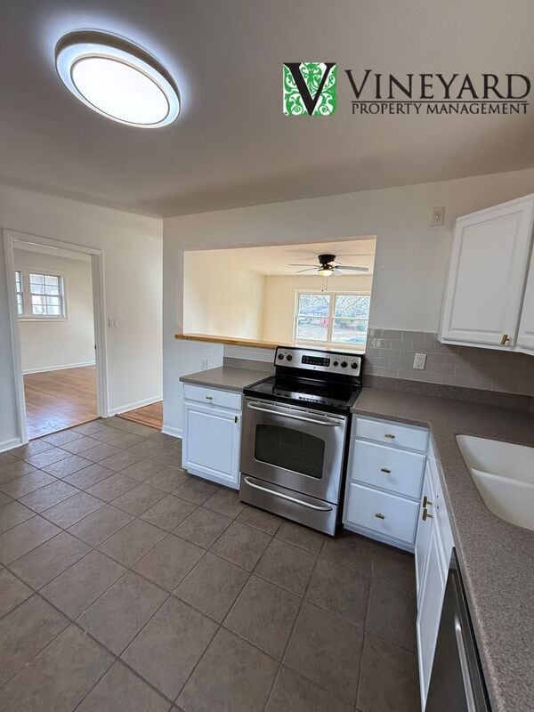 Building Photo - 1023 Pine Valley Dr NE