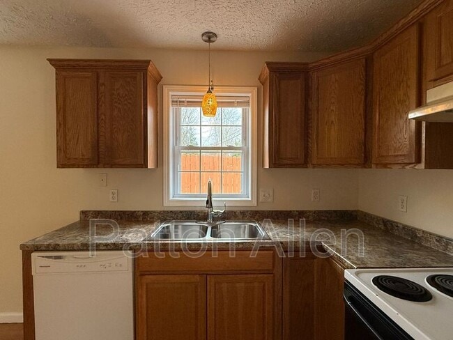 Building Photo - 2 Jenny St