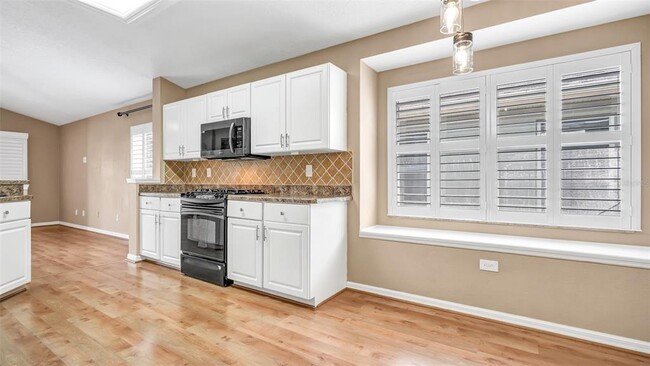 Building Photo - 9918 Hartwell Bridge Cir