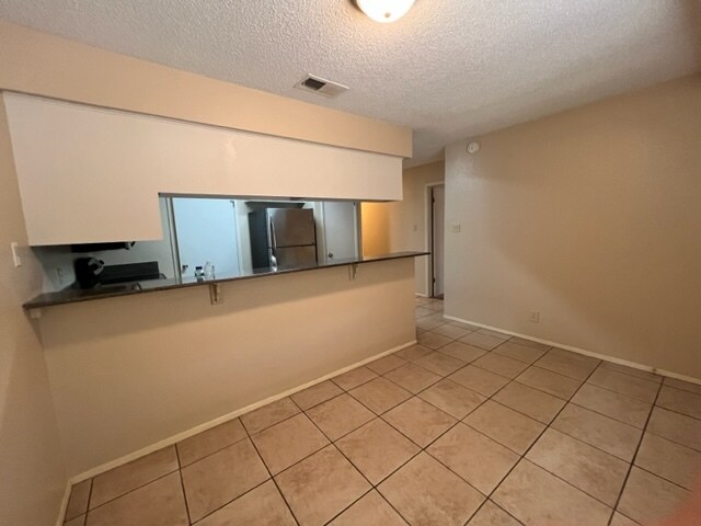 Building Photo - 320 Highland Estates Dr