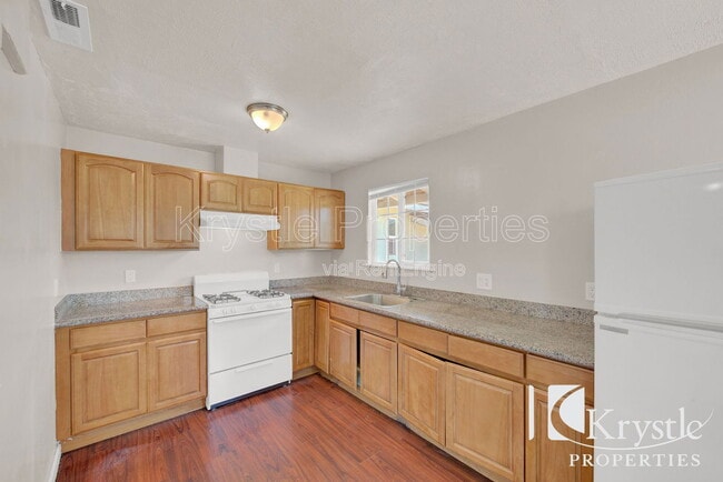 Building Photo - 178 Janice St