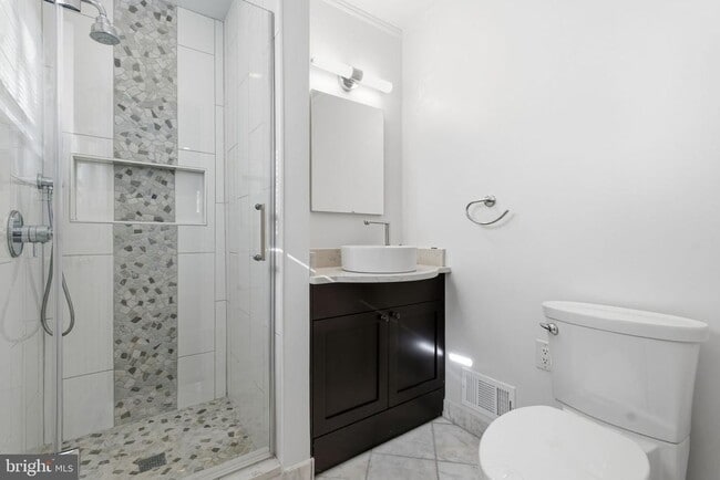 Building Photo - 3700 Emily St