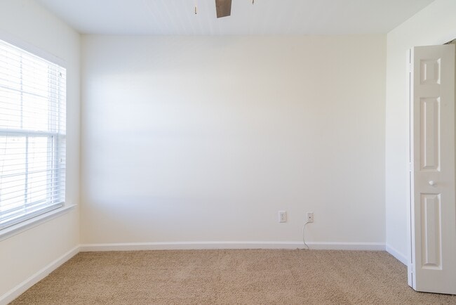 Building Photo - 18457 Streamline Ct